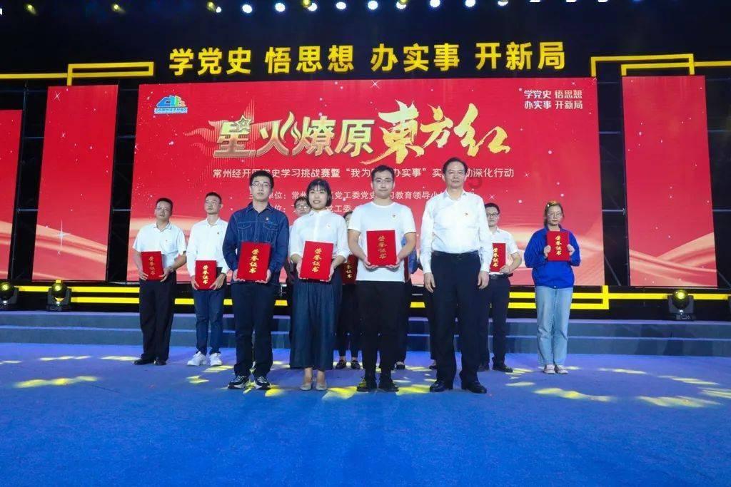 迷路的可爱男孩
